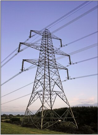 イギリスのグロスターシャーにある架空送電線。